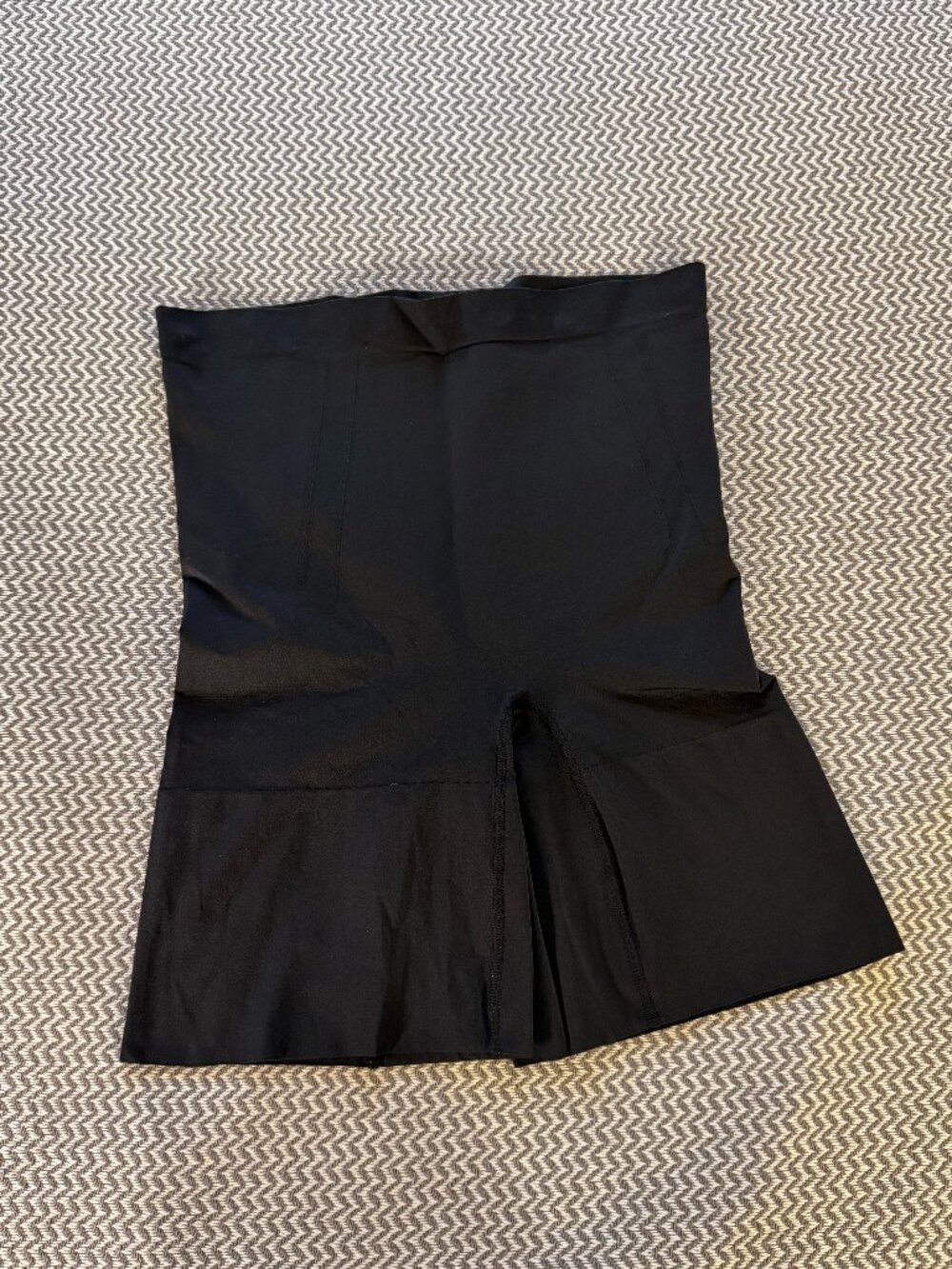 SPANX - SPANXshape Booty-Lifting Mid-Thigh Short - XL
